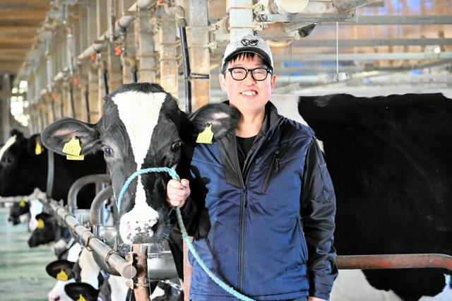 標高1300メートルのホルスタイン 長野の酪農を引っ張る牧場