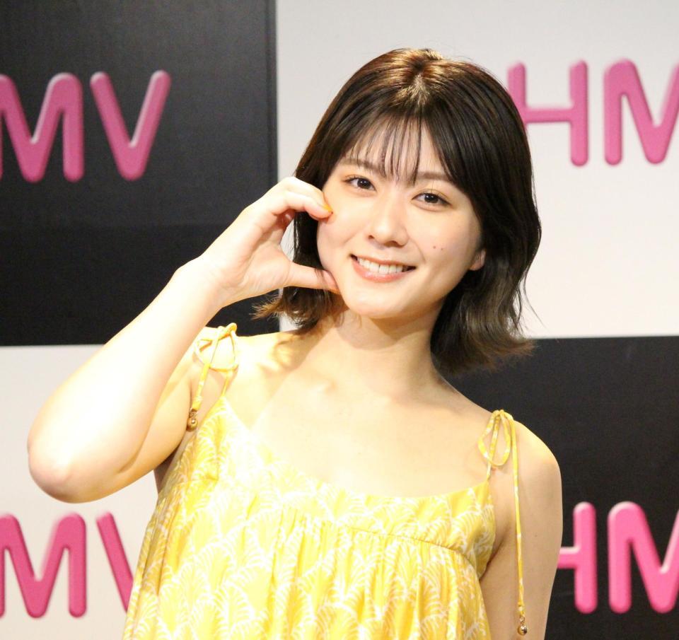 元ＡＫＢ４８清水麻璃亜 初めての写真集撮影に「ドッキリだと思いました」→自分が写真集を出すとは