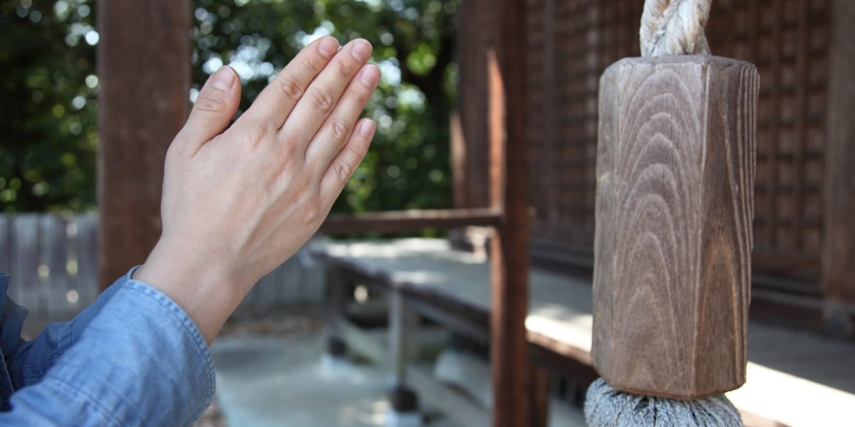 「新潟の風習？」ミャクミャク姿で登場、下腹部の鈴に“参拝”させる…女性課長が企画した異様すぎる「セクハラ余興」の全容