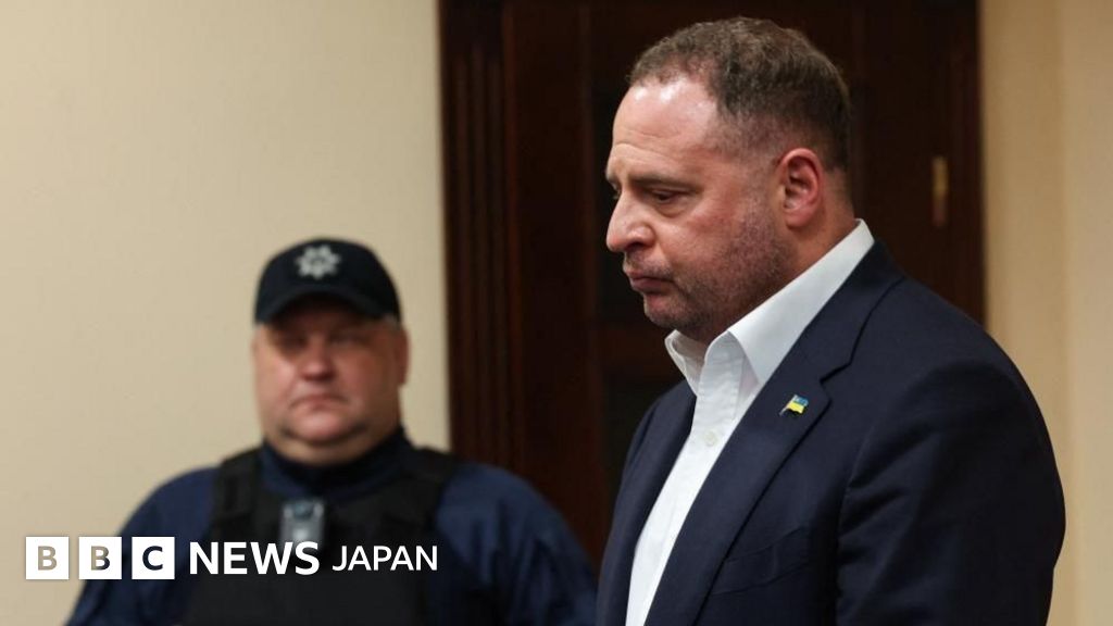 ゼレンスキー氏の元最側近、汚職事件で出廷 ウクライナで捜査進む