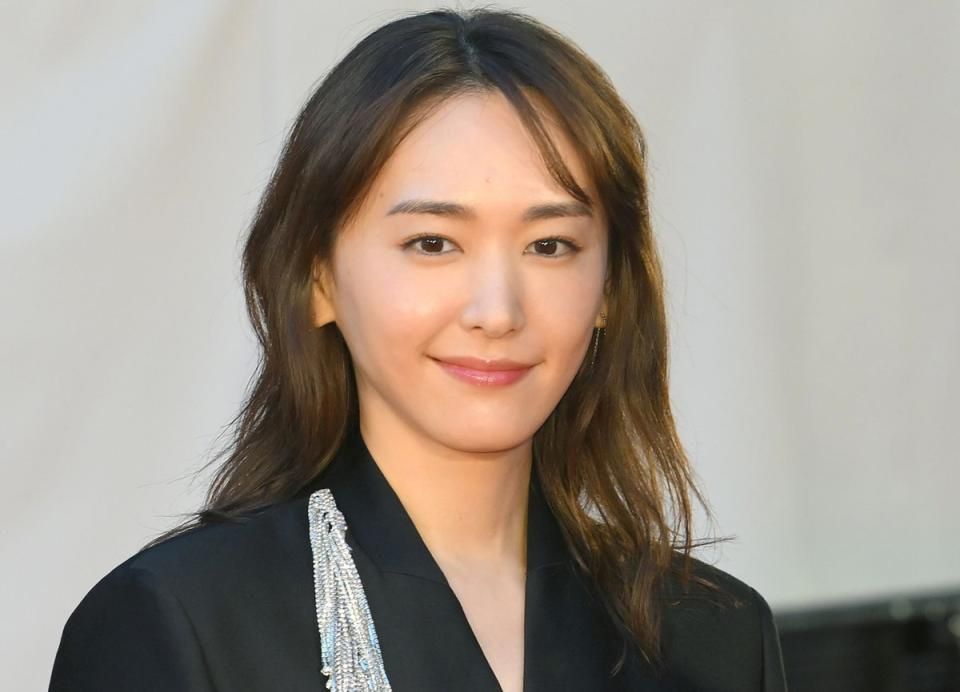 新垣結衣らを抑えた〝クールビューティー〟が圧倒的１位！「理想の顔だと思う女性芸能人」｜よろず〜ニュース