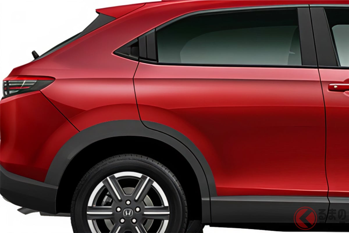 275万円！ ホンダ新「"4WD"コンパクトSUV」発売！ 最上級より「145万円オトク」な"ブラック多めの内外装"仕様！ 全長4.3m"ちょうどいいボディ"が魅力の「ヴェゼル」最安モデルとは？