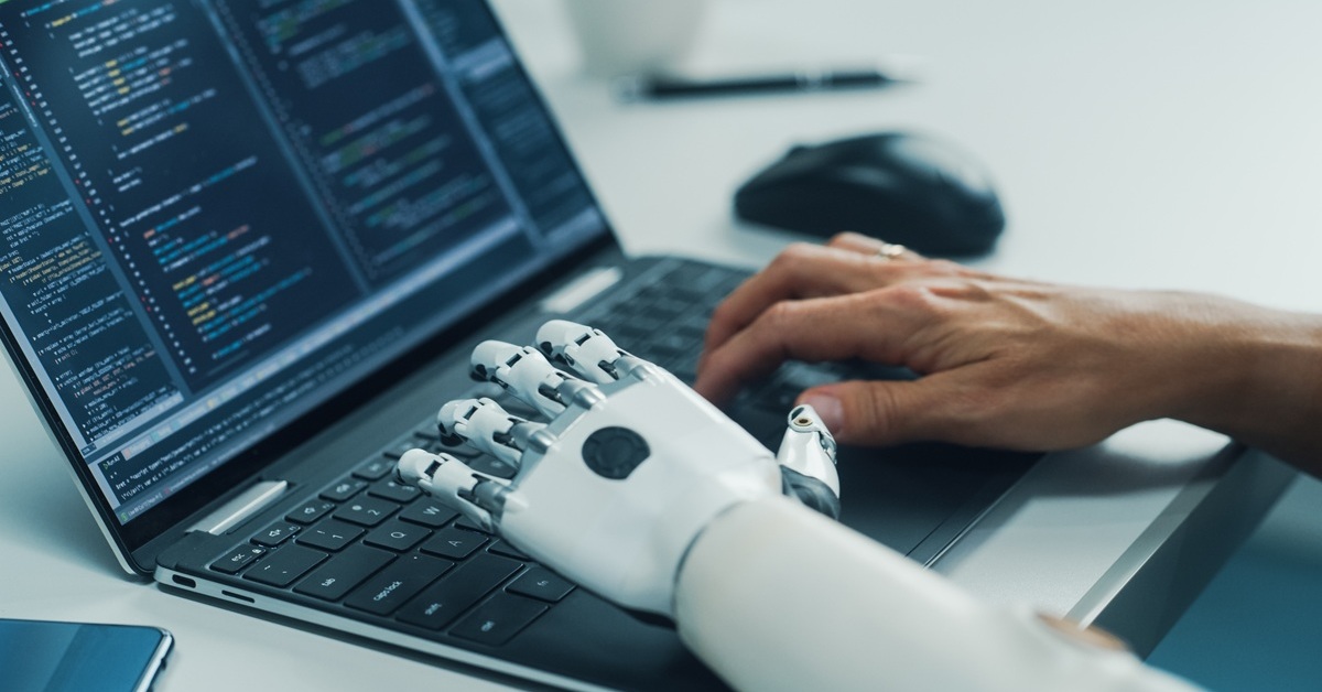 「バイブコーディング」台頭で問われる人間プログラマーの価値（TechTargetジャパン）