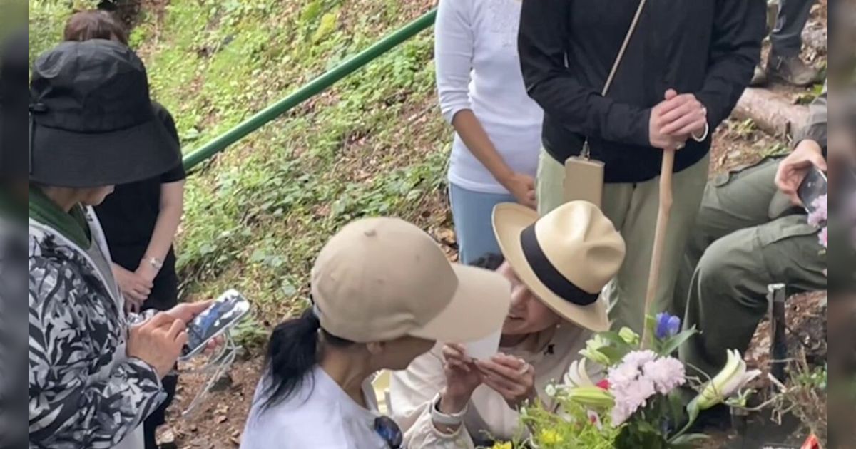 去る8月12日は日航機墜落事故から40年の節目...女優・黒木瞳さんが亡くなった宝塚同期のために慰霊登山へ訪れる「年齢的体力的にギリギリ」