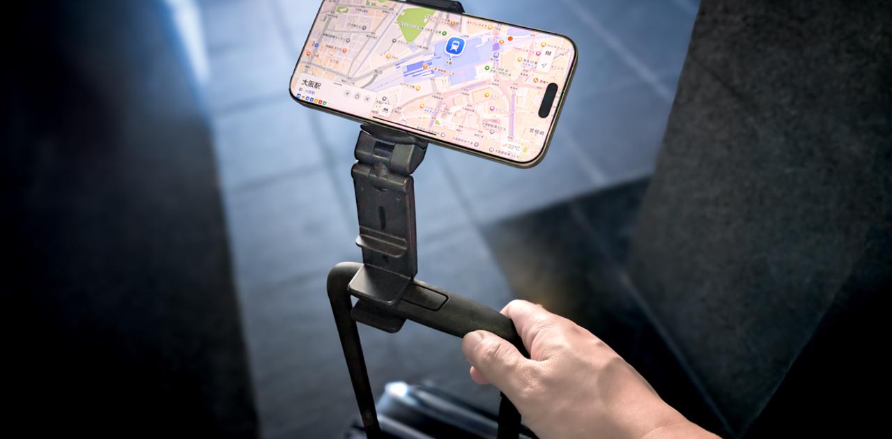 これが330円？ 3COINSの2WAYスマホホルダーは旅のお供にばっちり