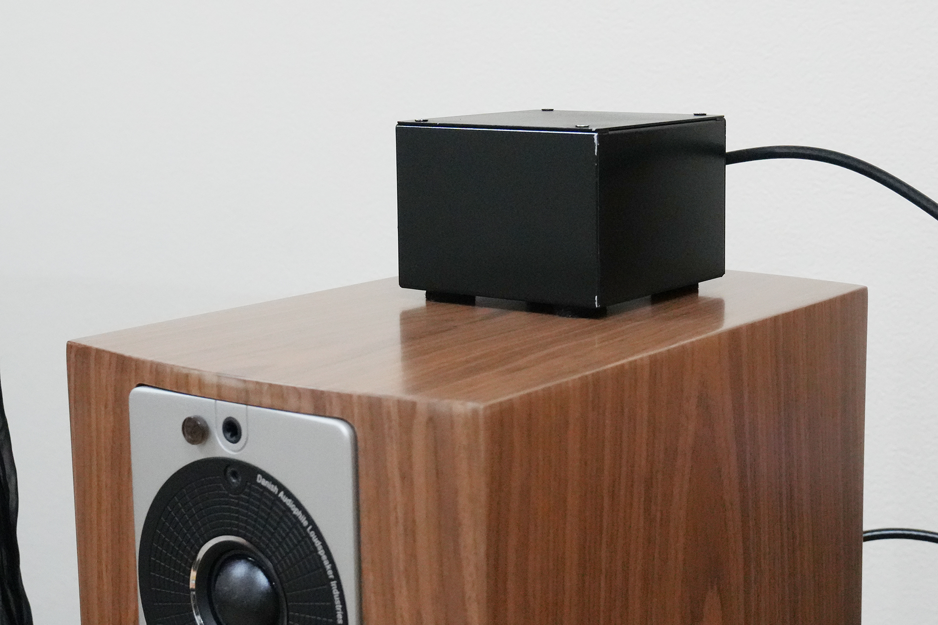 【レビュー】話題のアクセサリ、電磁波対策「極みメロン君炭袋」、仮想アース「極VirtualEarth～国士無双～」を試す