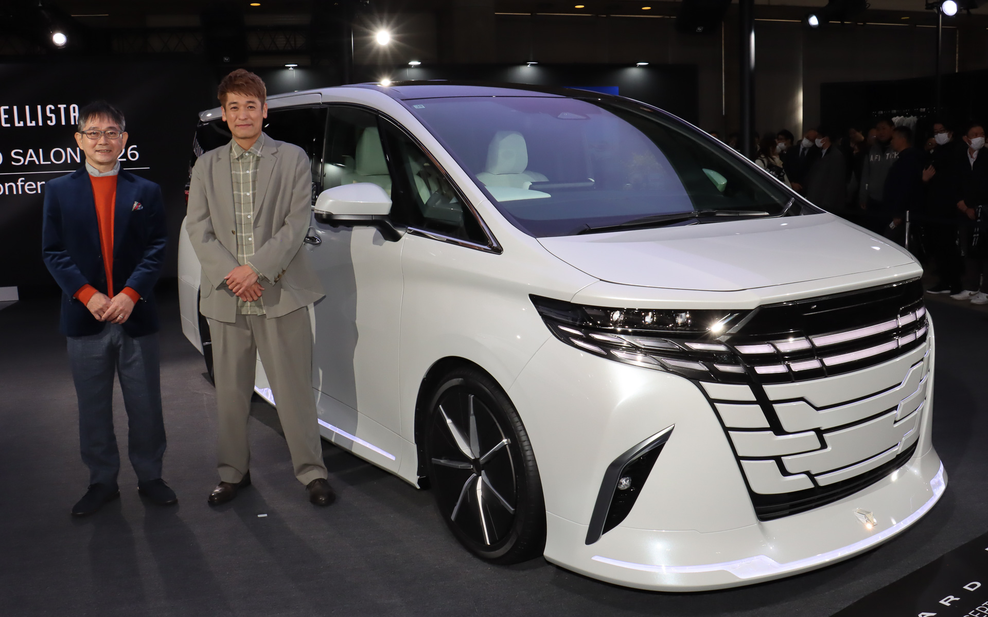 モデリスタ、「アルファード モデリスタコンセプト」「レクサスES モデリスタプロトタイプ」公開 「どちらもシャープで未来的なかっこよさがある」と佐藤隆太さん