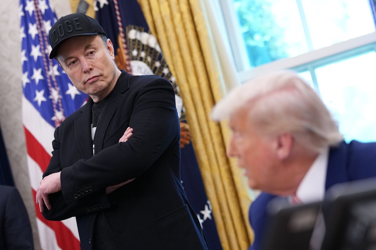 トランプ氏、マスク氏に連絡の予定ない－政府契約打ち切りをなお検討