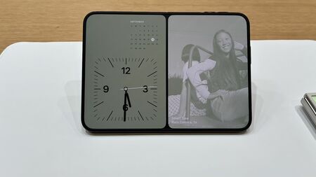 ガジェット専門家「じゃない」記者が触って感じた「iPhone Duo」のリアルな使い勝手、一般人でも36万円払う価値はあるか