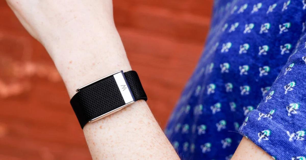 時代はディスプレイなし？ Garminも高級フィットネストラッカー参入か