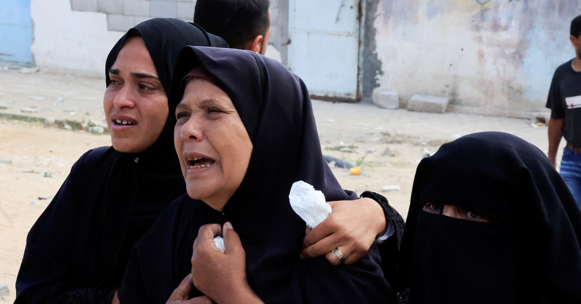 イスラエルのガザ攻撃で50人死亡、物資配給所付近での犠牲相次ぐ
