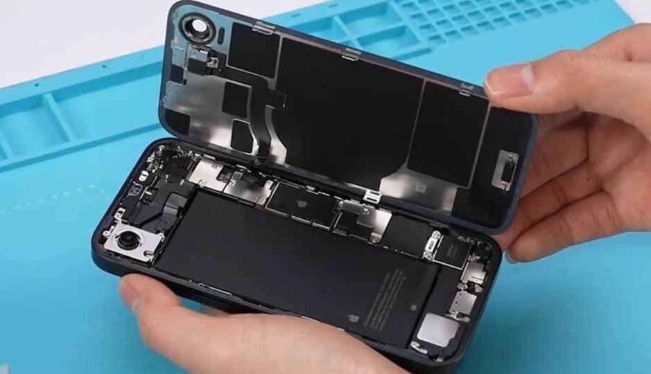 1日持つかな…iPhone 17 Airのバッテリー、iPhone 12時代の容量説