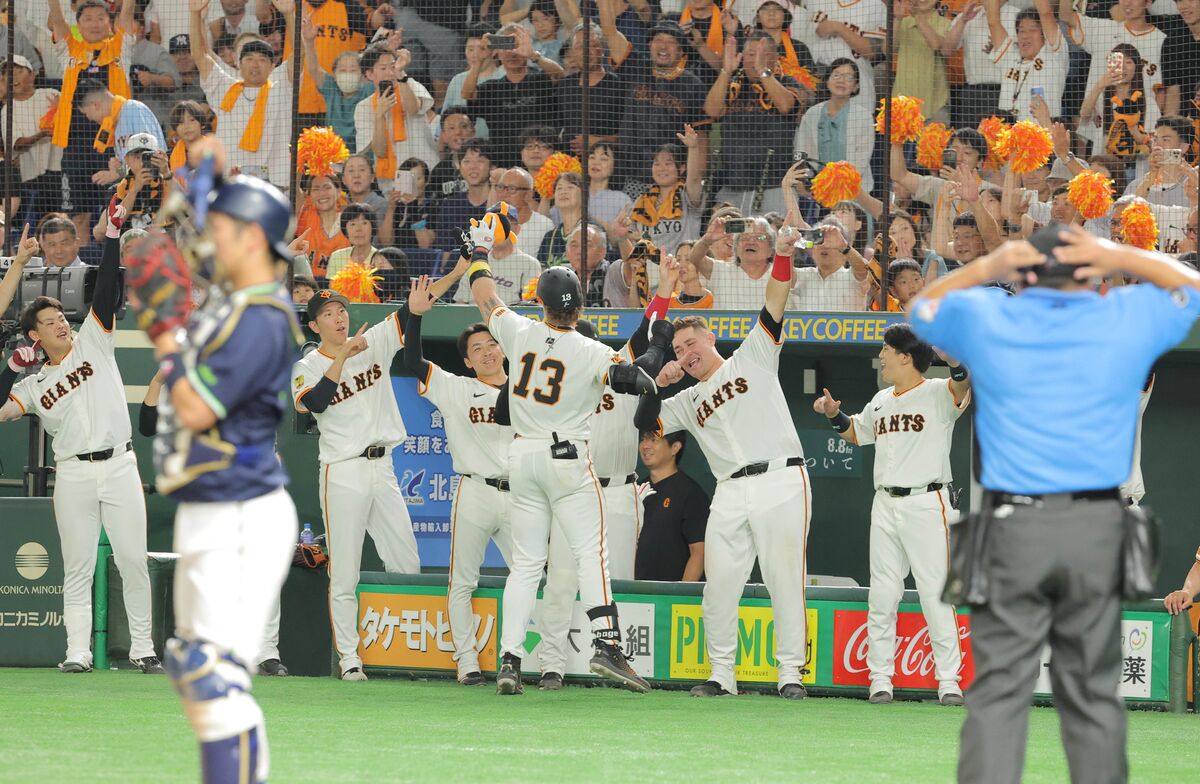 【巨人】ヤクルトに逆転勝ちで２連勝 ８回にキャベッジがこの試合２本目の１３号３ランで勝ち越し
