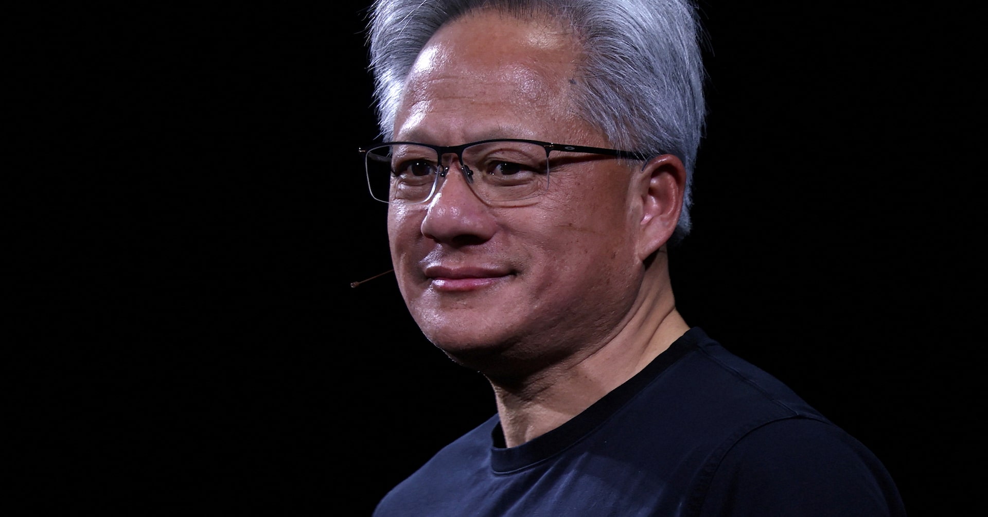 中国商務相、エヌビディアＣＥＯと会談 投資やＡＩについて議論