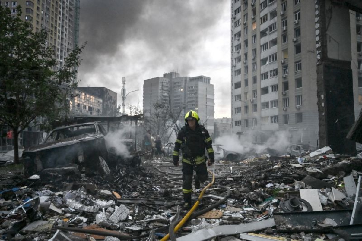 前線が膠着するロシアとウクライナ、激化する空中戦で代償を払わされる民間人（CNN.co.jp）