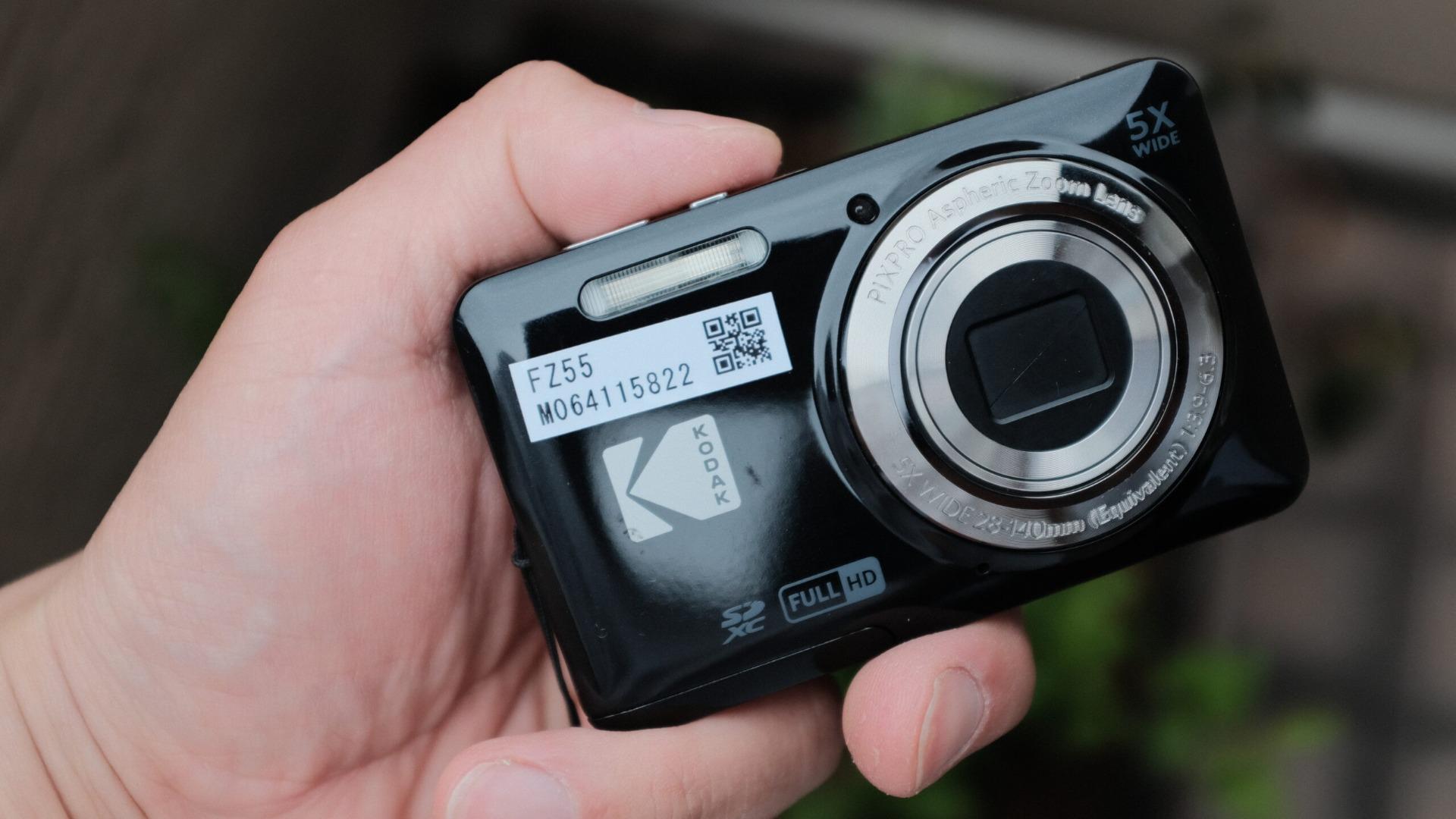 「スマホじゃ物足りない」と思ったら。Kodak FZ55は“ちょうどいい”カメラだった