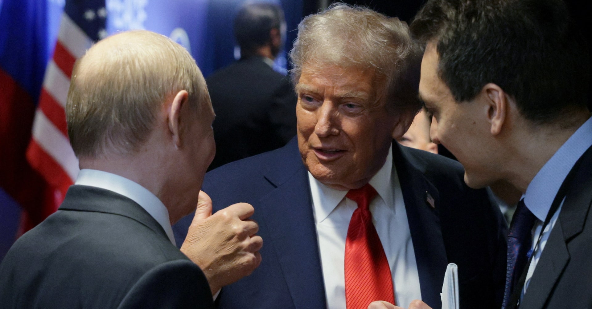 トランプ氏「今すぐ検討必要ない」、中国への2次関税 ロシアとの会談終え