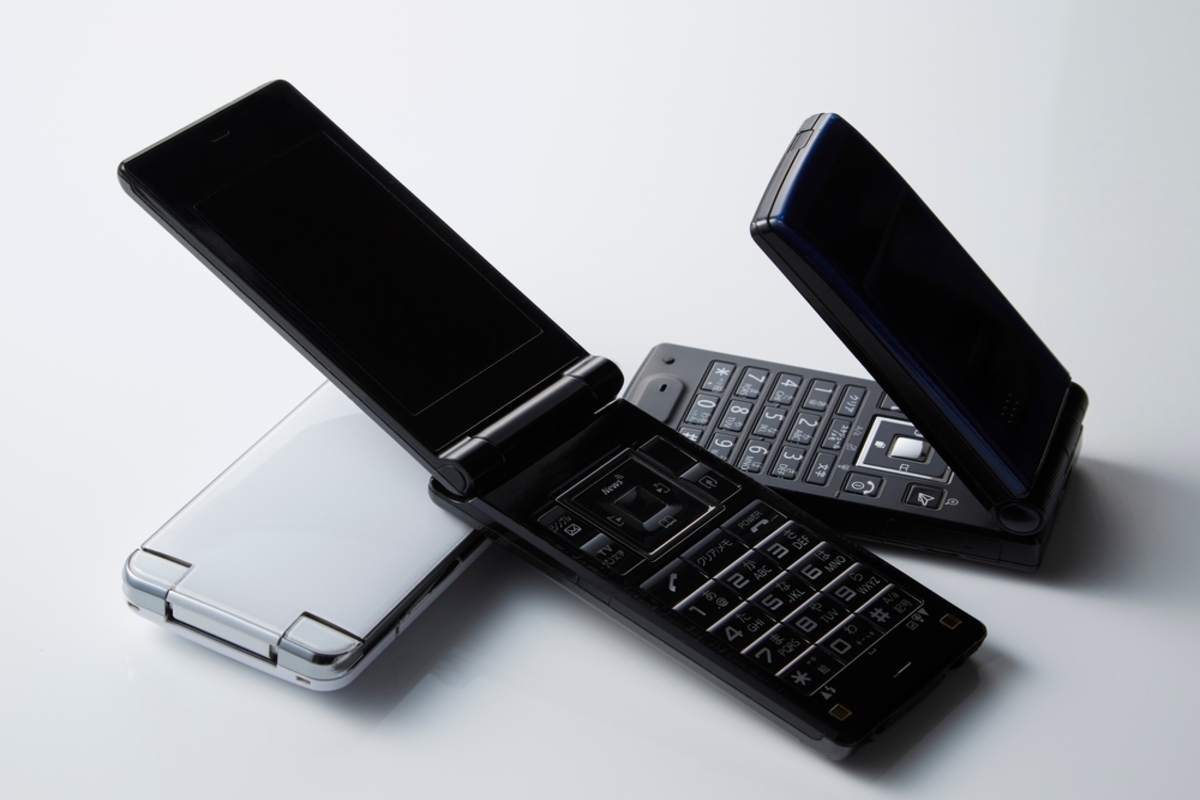 今月でガラケーが使えなくなると実家の父が大騒ぎ！ 格安スマホ「月1500円」プランでも本当に十分？ 年金「月11万円」での現実的な選択肢はありますか？