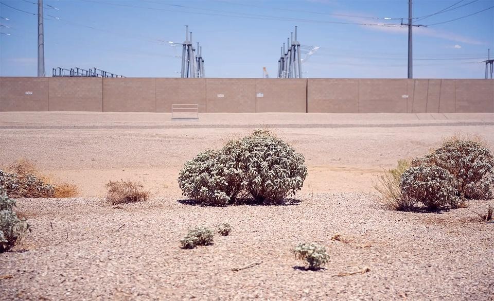 【独自】アマゾン、マイクロソフト…テック大手はなぜ「水不足」地域にデータセンターをつくるのか。「綿花の作付けも、芝生に散水もできない」地域で建設ラッシュ（海外）（BUSINESS INSIDER JAPAN）