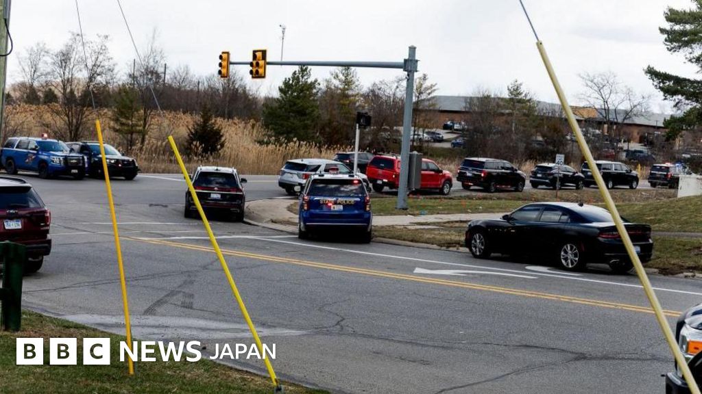 米ミシガン州のユダヤ教会堂に車が突入、児童多数避難 容疑者は死亡