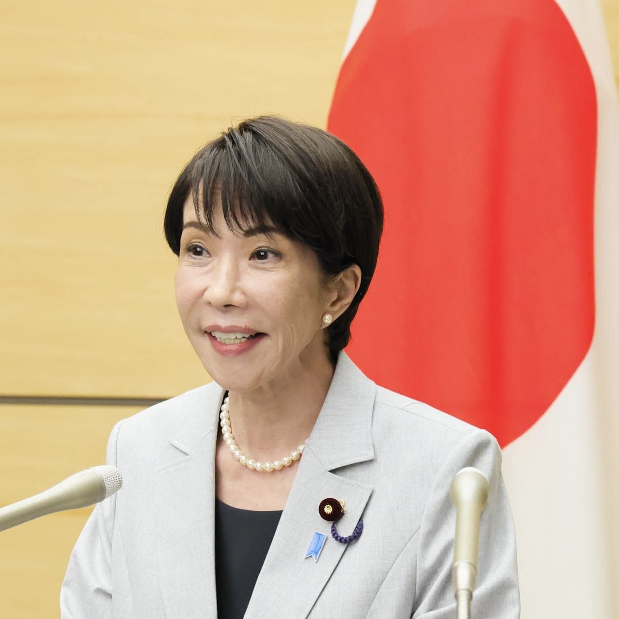 「国旗を傷つけたら拘禁2年」高市総理“悲願法案”に自民党内からも「意味がない」の声…水面下でしらけムードが広がる理由（集英社オンライン）