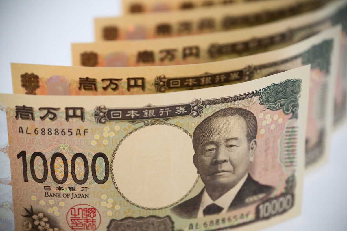 円が対ドルで155円超に下落、リスクオンや日銀の早期利上げ観測後退