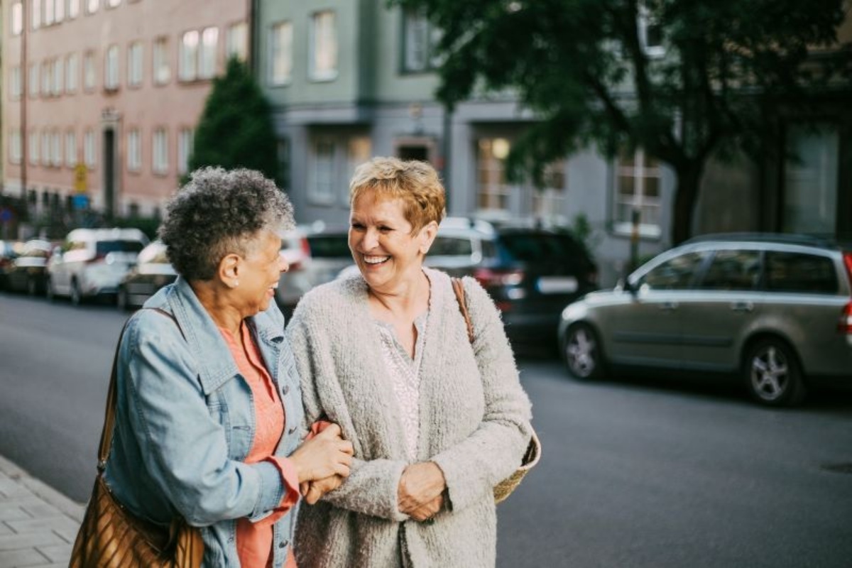 長生きには身体の健康に着目するだけでは不十分、年齢に関係なく取り組むべきこととは