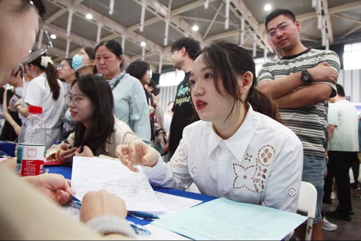 中国のネット検閲、新たな標的は「悲観主義」 若者の将来の見通し暗く