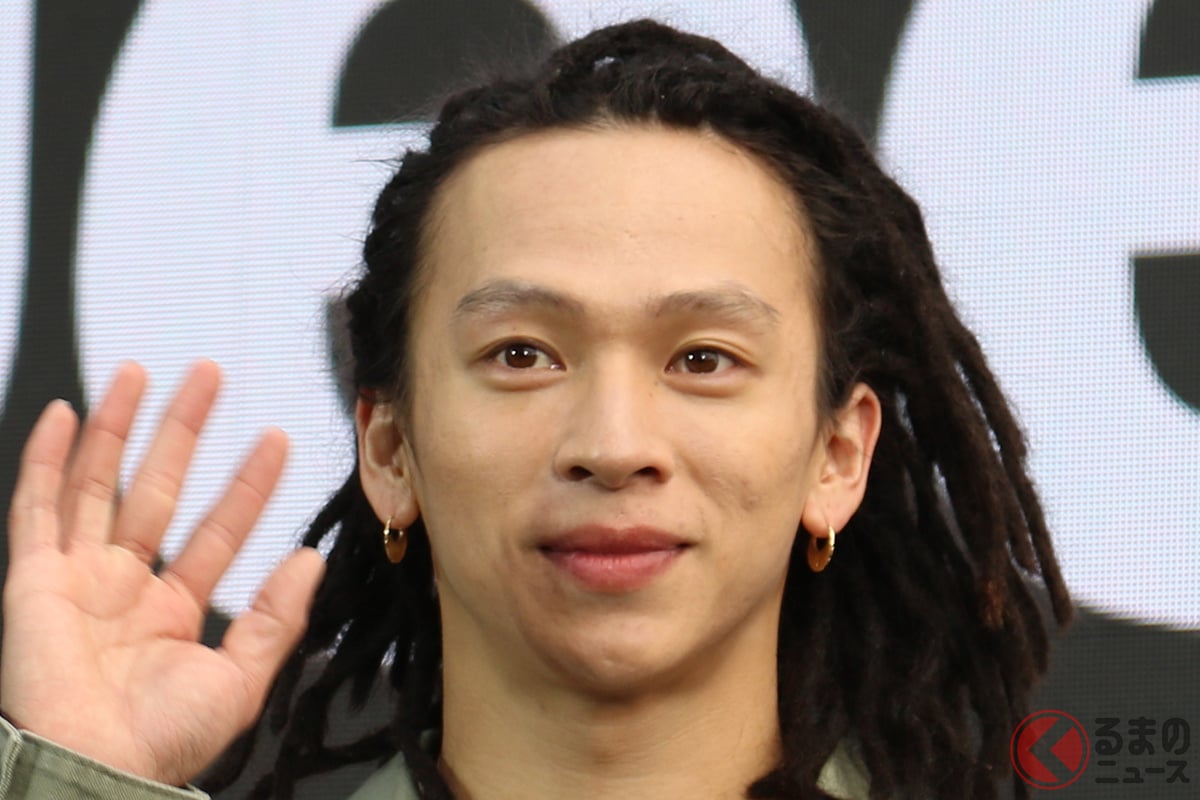 スノーボード「平野歩夢」が"愛車"の「高級SUV」公表！ 雪が似合いすぎる「本格四輪駆動モデル」どんなクルマ？