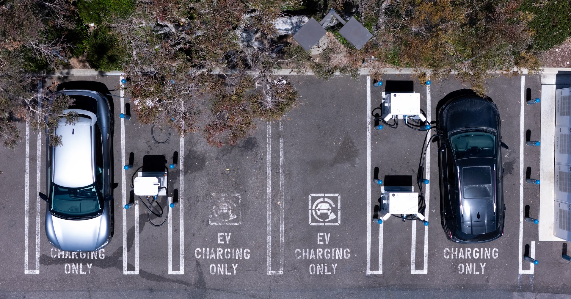 アングル：米ＥＶ市場、税控除終了で崩壊の恐れ 各社が対応急ぐ