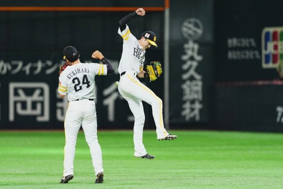 周東佑京の超絶好守…隠されていた"2つの伏線" 試合後に杉山一樹が伝えた「言葉」