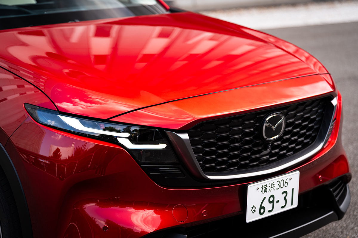 発売1か月で計画の5倍も売れた!? マツダ新型「CX-5」が早くも受注1万台を突破！ スマッシュヒット中のミッドサイズSUVに寄せられるリアルな声