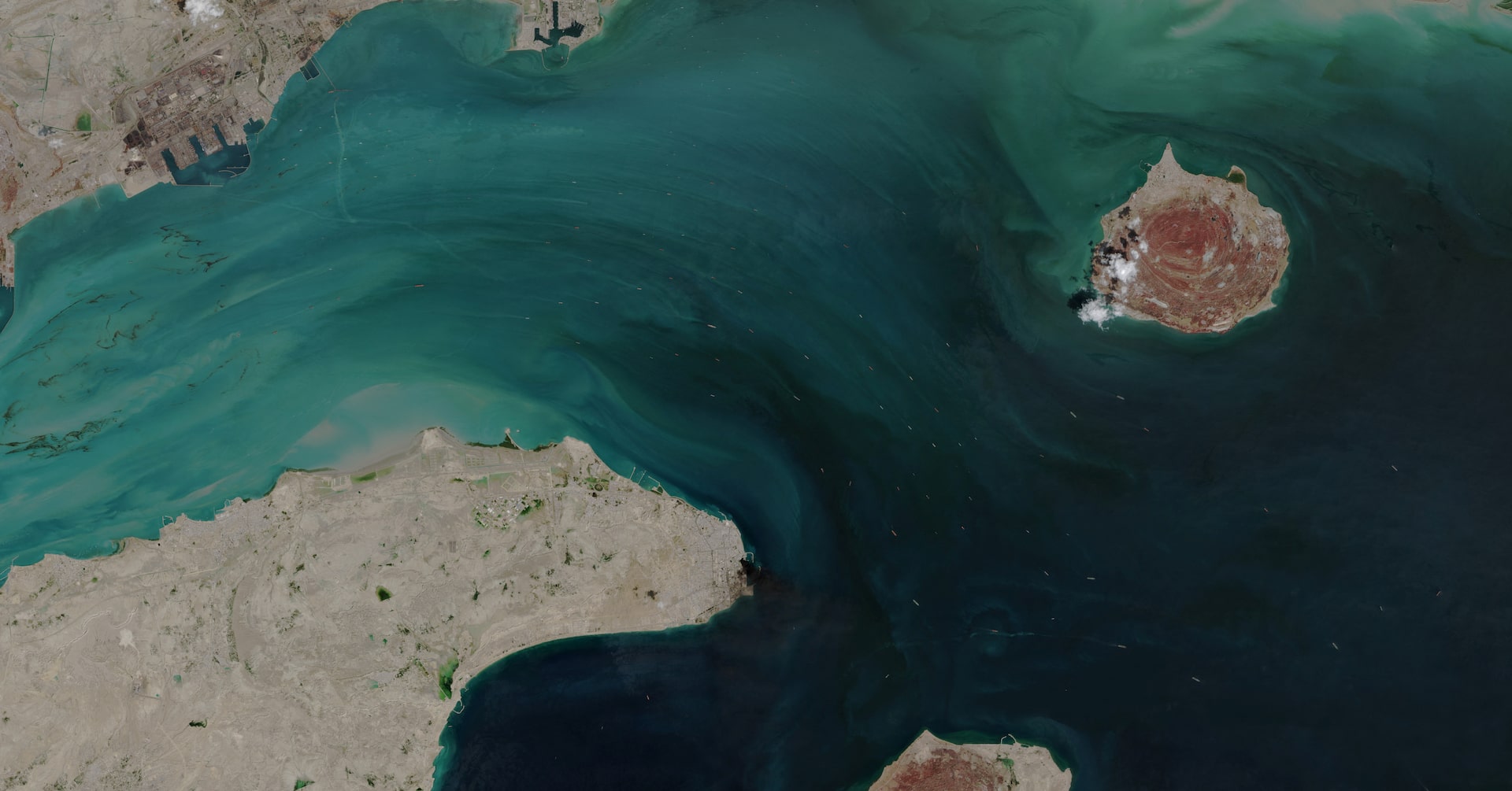 イラン、ホルムズ海峡を開放 トランプ氏「戦争終結の合意間もなく」