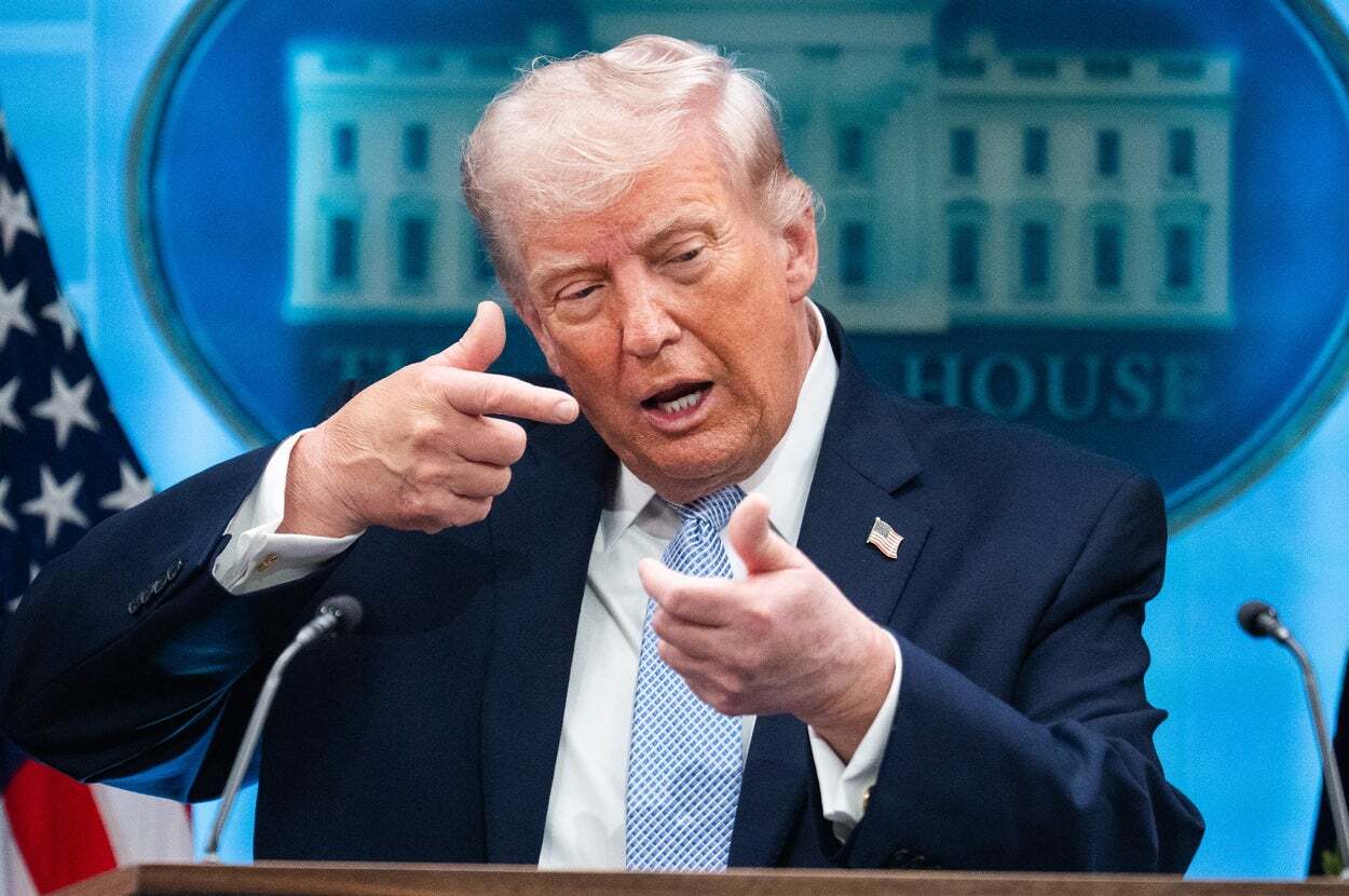 「米国民の英雄なのに...」退役軍人がイラン戦争への抗議デモを行い逮捕→連行の様子に非難（BuzzFeed Japan）