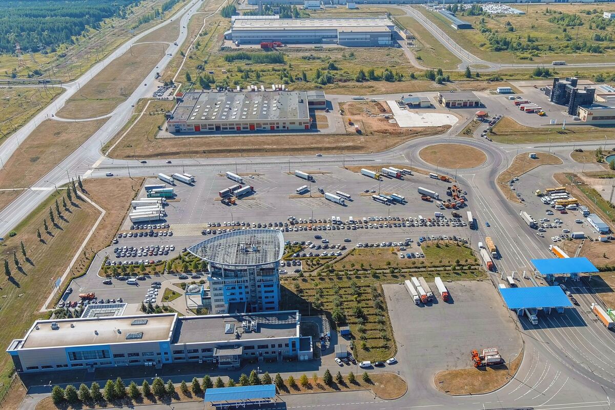 人手不足ロシア、アフリカで大規模な女性採用活動－軍需生産に動員か