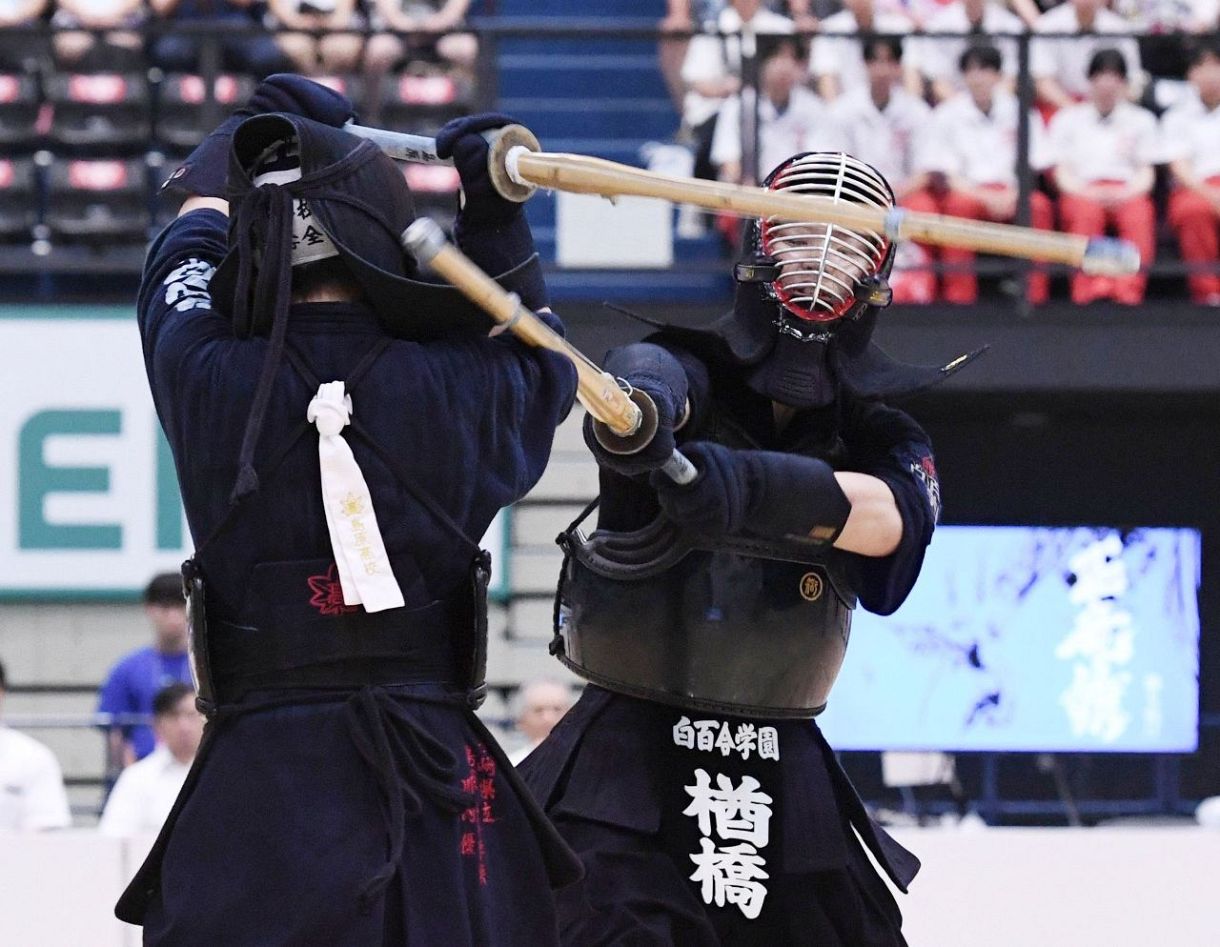 八代白百合学園が26年ぶり2度目V 決勝で島原破る 今大会初登場の大将・中司美羽が逆転2人抜き【玉竜旗高校剣道大会・女子】