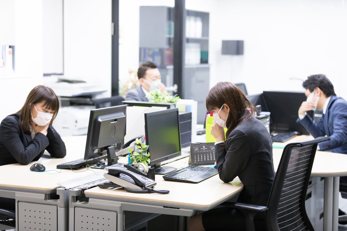 「インフル」にかかっても出勤する人も…職場で“感染拡大”したら賠償責任問われる？【弁護士解説】