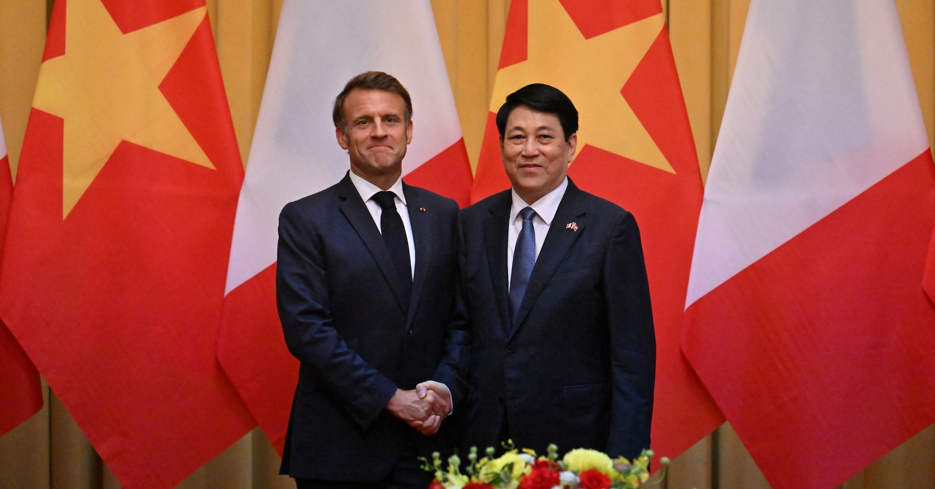 仏大統領がベトナム訪問、エネ・国防など100億ドル規模の契約調印