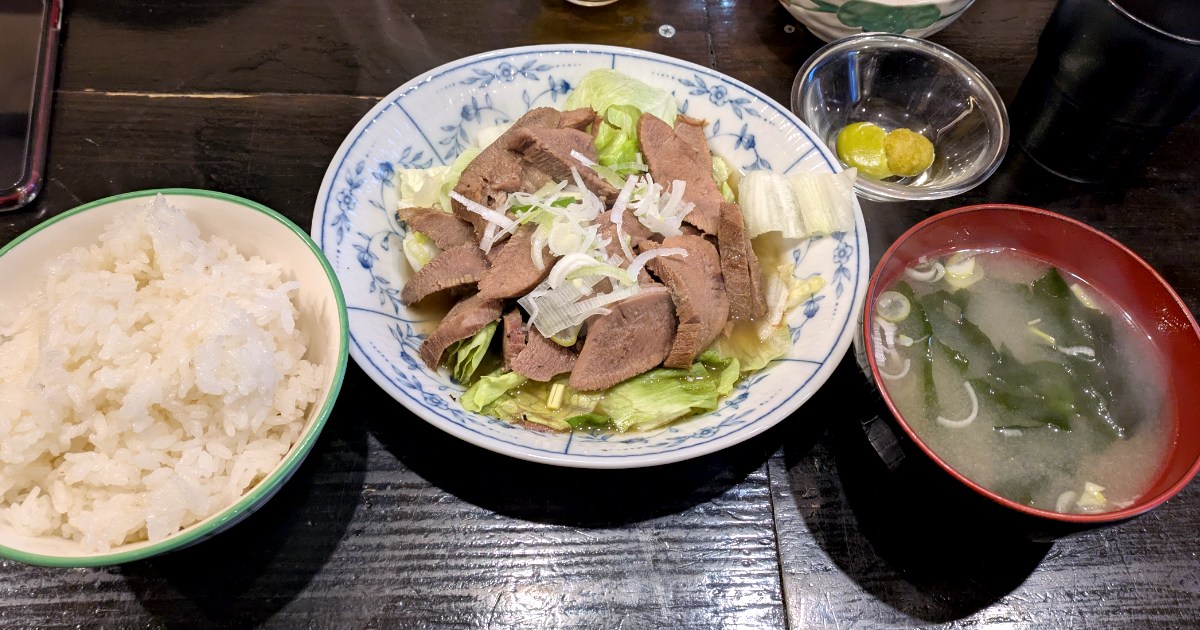 かつて代々木で、カレー1杯45円で提供していた伝説の激安店「きぬちゃん食堂」が西新宿に移転していた！