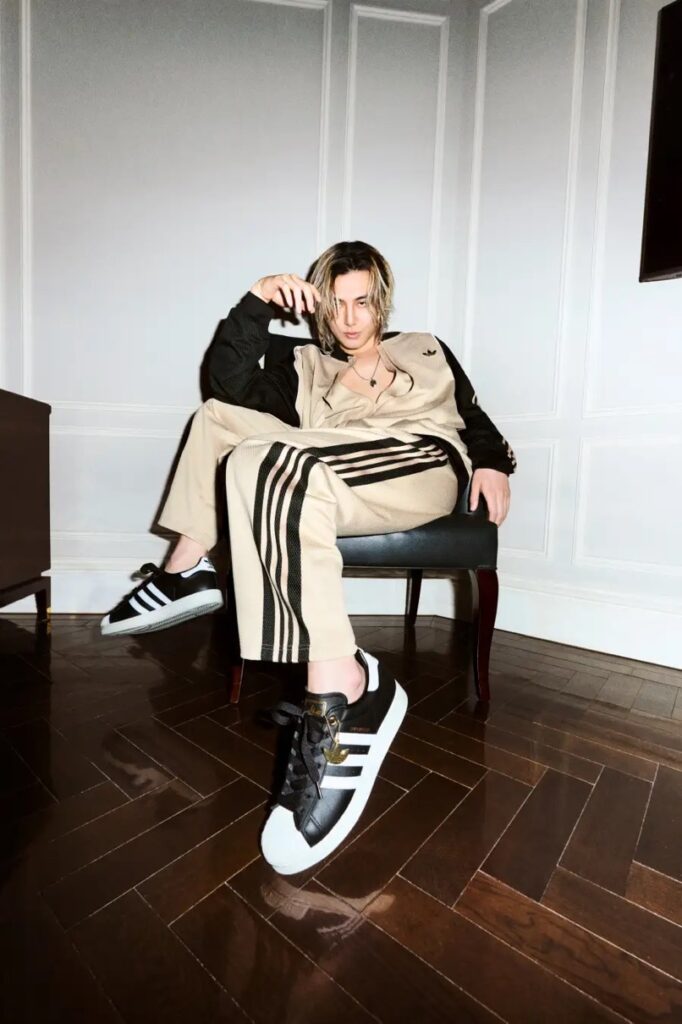 藤井風（Fujii Kaze）がadidasのキャンペーンモデルに起用。着用アイテムが発売中