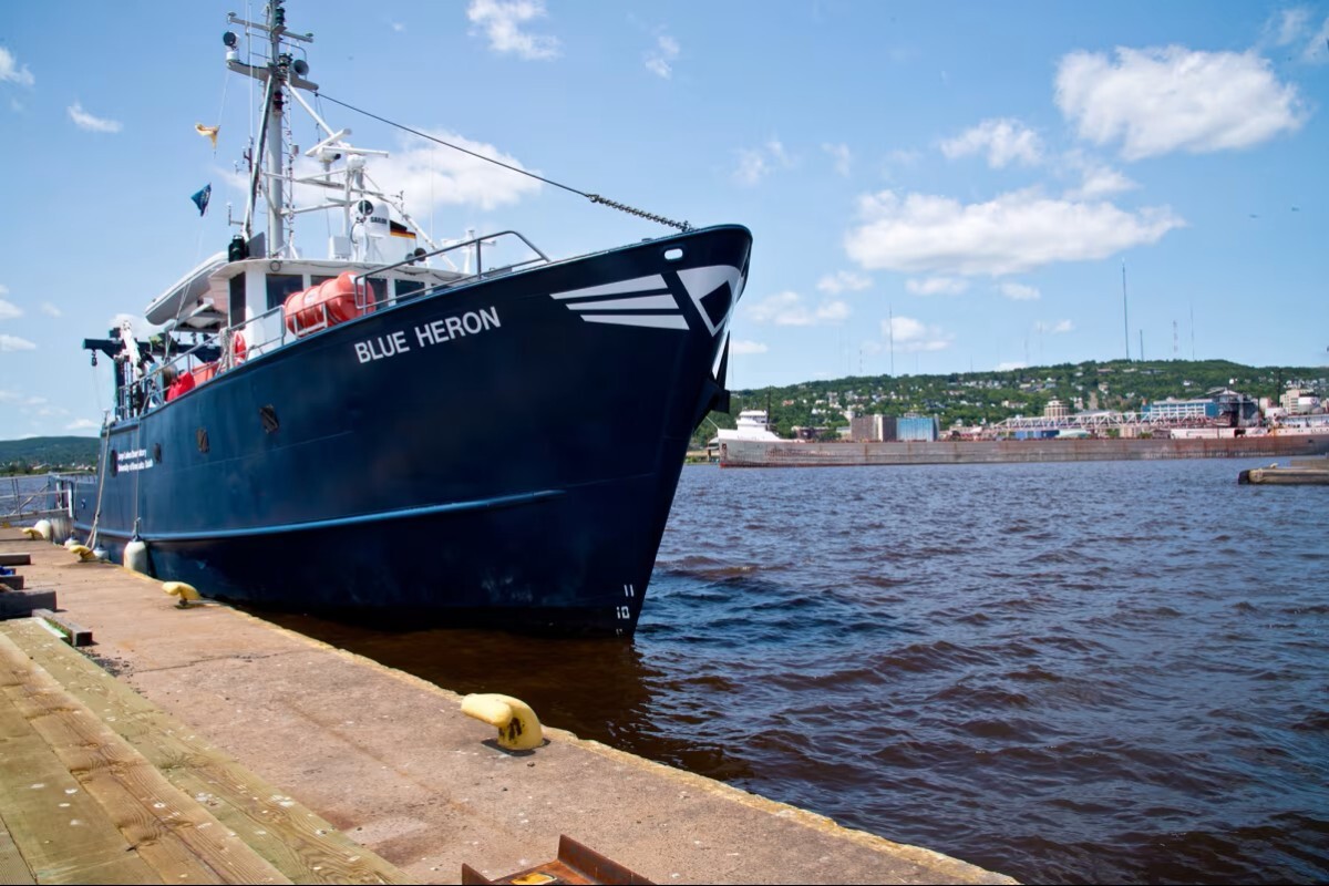 米調査船からにじみ出る謎の黒い粘液、生命が充満 未知の微生物も