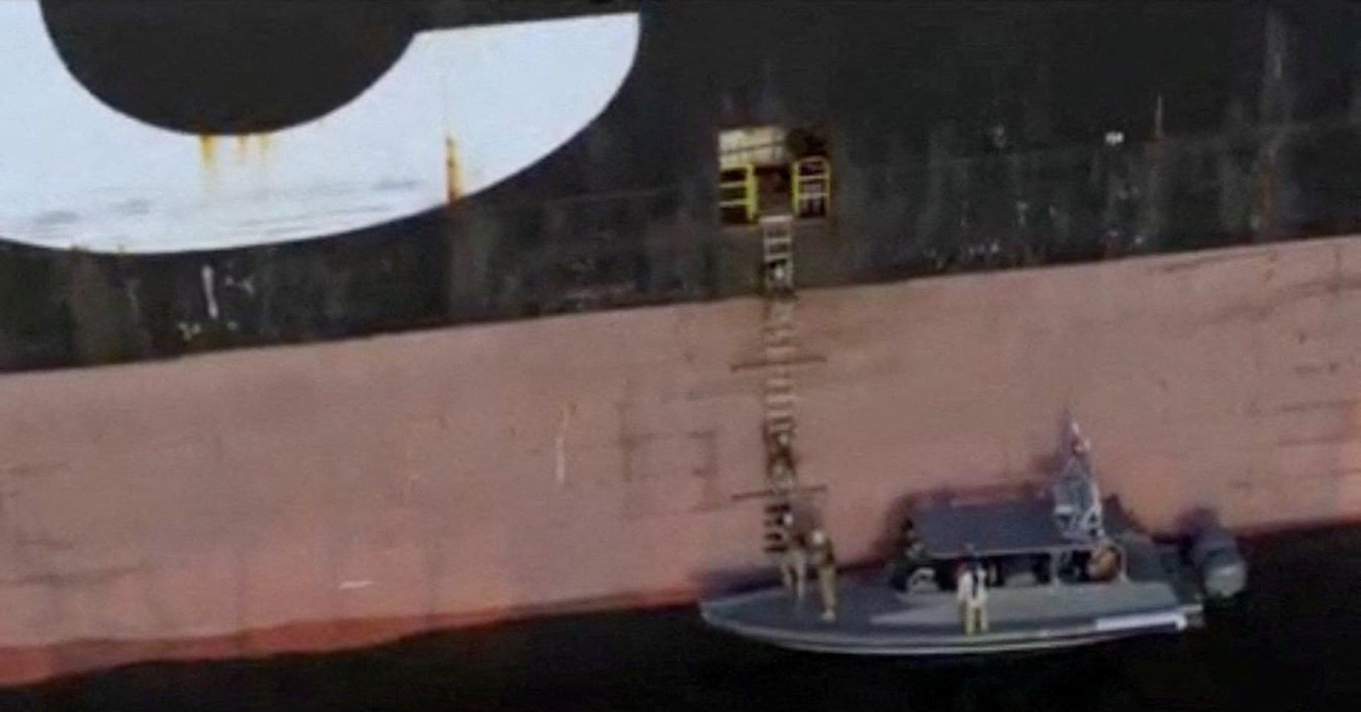 イラン、船舶拿捕映像を公開 ホルムズ海峡の支配力強化を印象付け