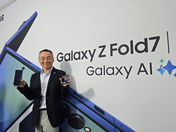 ソフトバンク「Galaxy」効果で契約増 他社から顧客奪う