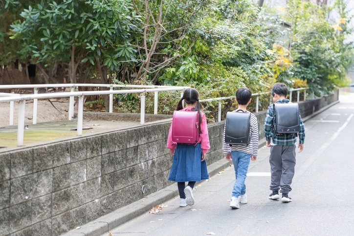 イスラム系住民による児童見守りに「誹謗中傷」やまず 「『お前たちには関係ない』は悲しい」 地域社会は「外国人差別」にどう立ち向かうのか