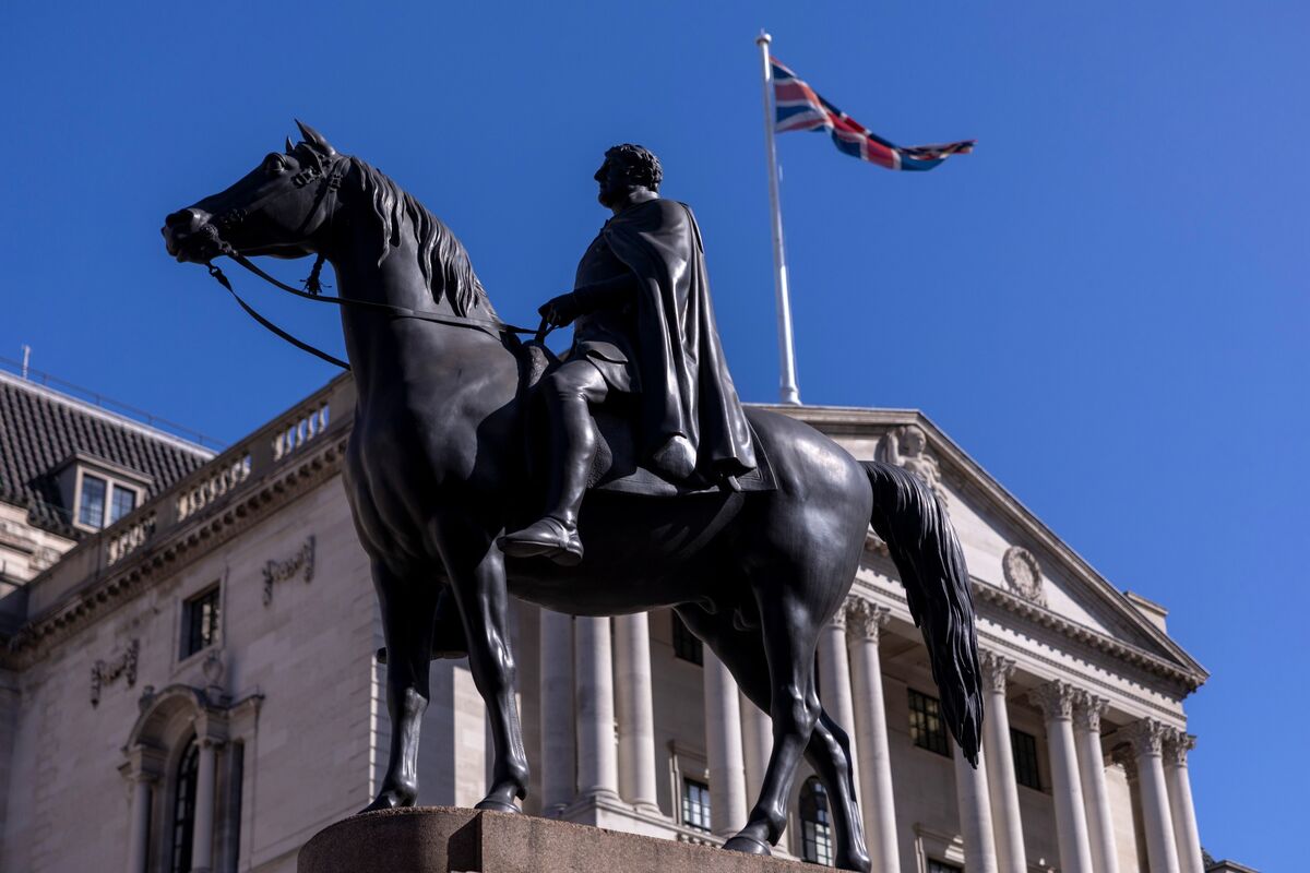 英中銀、政策金利２年ぶり低水準に引き下げ－意見分かれ再投票