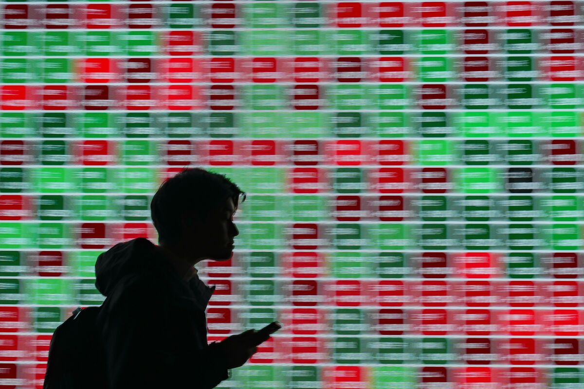 日本株の守護神は記録的自社株買い、昨年比２倍ペースで米関税に応戦
