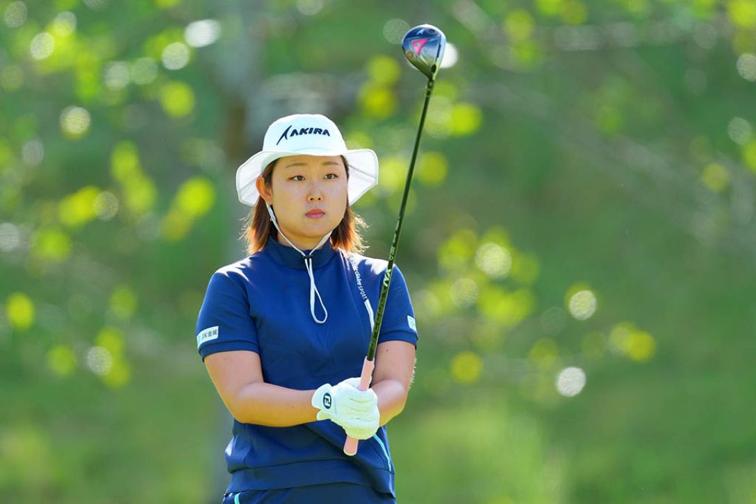 小滝、イが首位 1差3位に神谷、吉本など4人