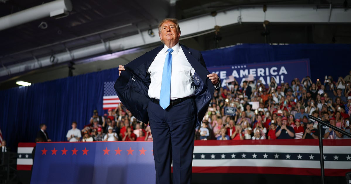トランプ、着ていたスーツのブランドにSNSで衝撃走る「なぜ米国製ではない？」「景気後退の兆候では」