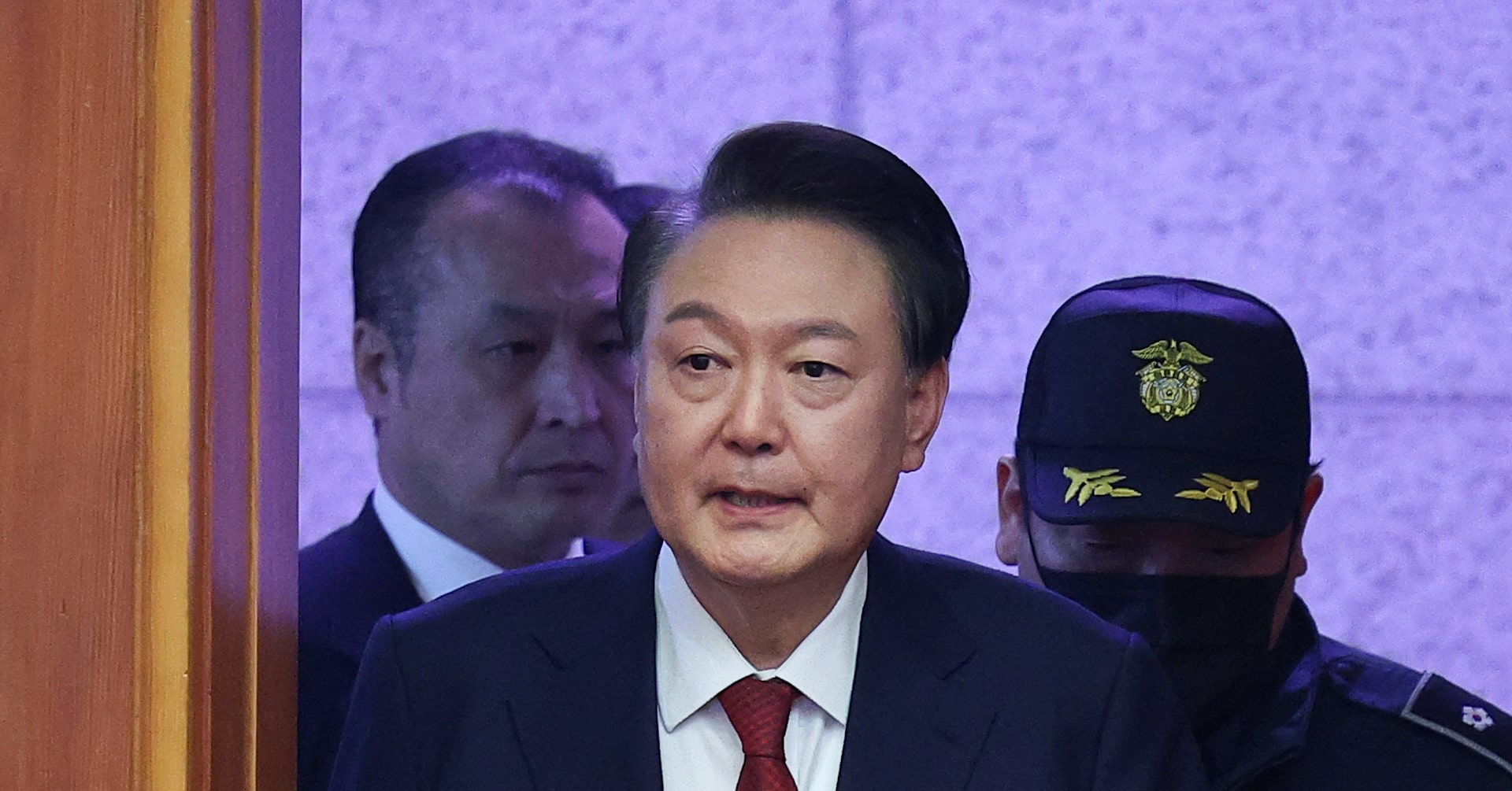 韓国捜査当局、尹大統領を送検 内乱首謀や職権乱用で起訴求める