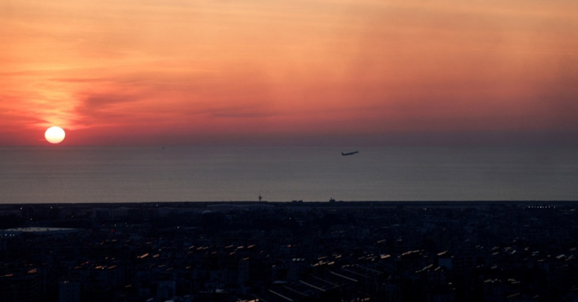 焦点：広がるドローンやミサイルの脅威、旅客機パイロットに大きな負荷